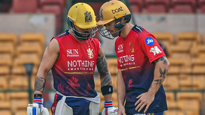 Virat Kohli sends IPL warning with 45 off 19 in RCB intra-squad game - Watch