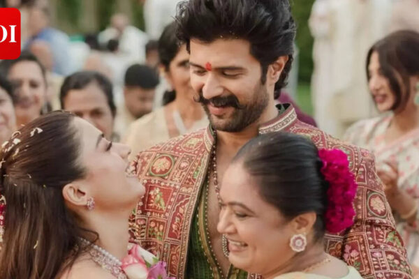 'Wish we had 100 more hours': Vijay Deverakonda shares moments with Rashmika Mandanna from mehendi and Pradhanam ceremonies | Telugu Movie News