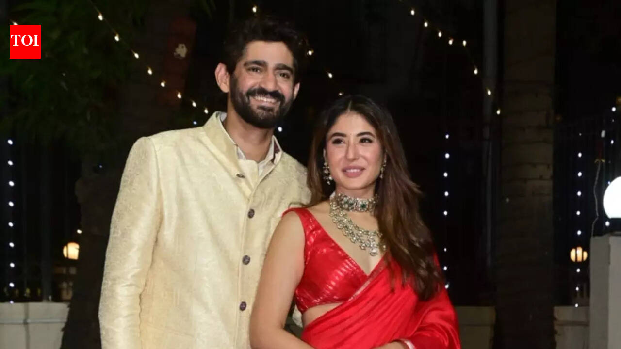 Gaurav Kapur-Kritika Kamra wedding: Farhan Akhtar, Zaheer Khan, Sagarika Ghatke, Virender Sehwag, Soha Ali Khan & other celebs attend - VIDEOS |