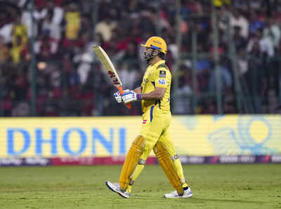 'I don’t see a point': Cheteshwar Pujara questions MS Dhoni’s batting position at CSK