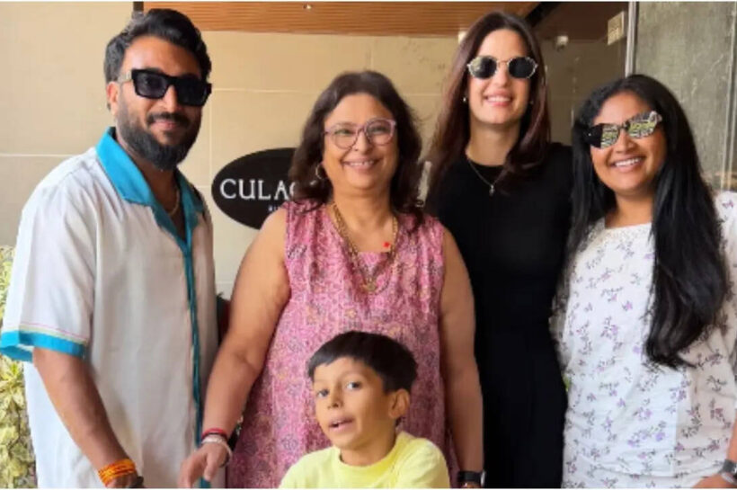 Natasa Stankovic poses with Hardik Pandya's mother amid his link-up with Mahieka Sharma |