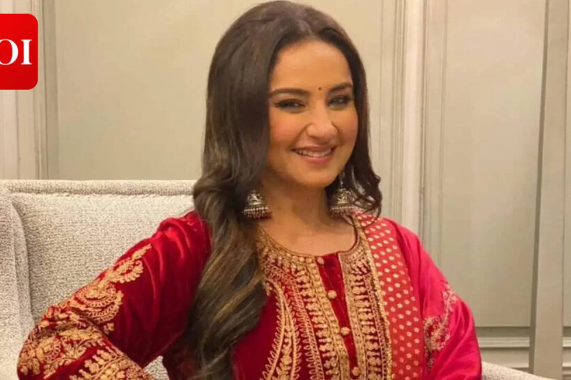 Divya Dutta recalls having crush on Salman Khan, Farhan Akhtar, her 'filmi' first meeting with Shah Rukh Khan | Hindi Movie News