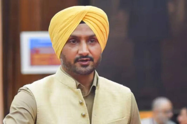 Harbhajan Singh: Former India cricketer Harbhajan Singh joins BJP, quits Aam Aadmi Party | Cricket News