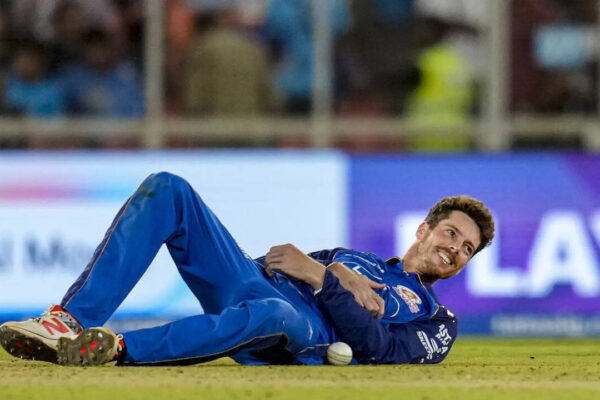 IPL 2026: Big blow for Mumbai Indians! Santner ruled out mid-season; MI rope in Maharaj | Cricket News