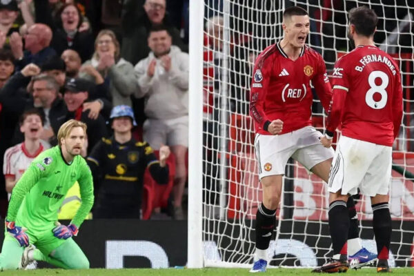 Manchester United edge Brentford, move within touching distance of Champions League football | Football News