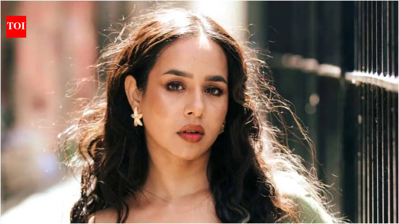 'Us student ko main ye kehna chahungi...': Sunanda Sharma breaks silence on Ghaziabad concert chaos, urges forgiveness | Hindi Movie News