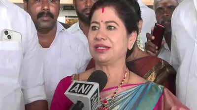 Warm reception for lottery baron’s wife giving DMK jitters