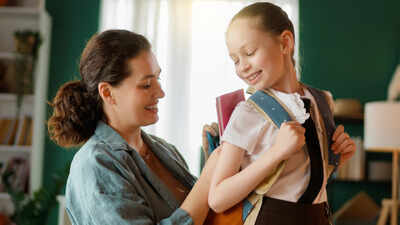 What do American children carry in their school bags? How it is different from India |