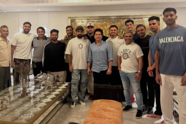 'An evening with the God of cricket': Sachin Tendulkar meets LSG players, Mohsin Khan thanks Arjun | Cricket News