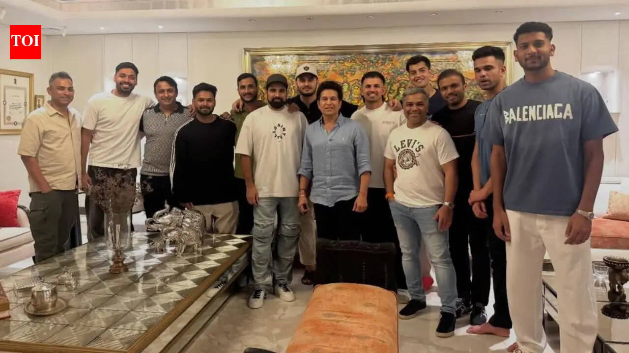 'An evening with the God of cricket': Sachin Tendulkar meets LSG players, Mohsin Khan thanks Arjun | Cricket News