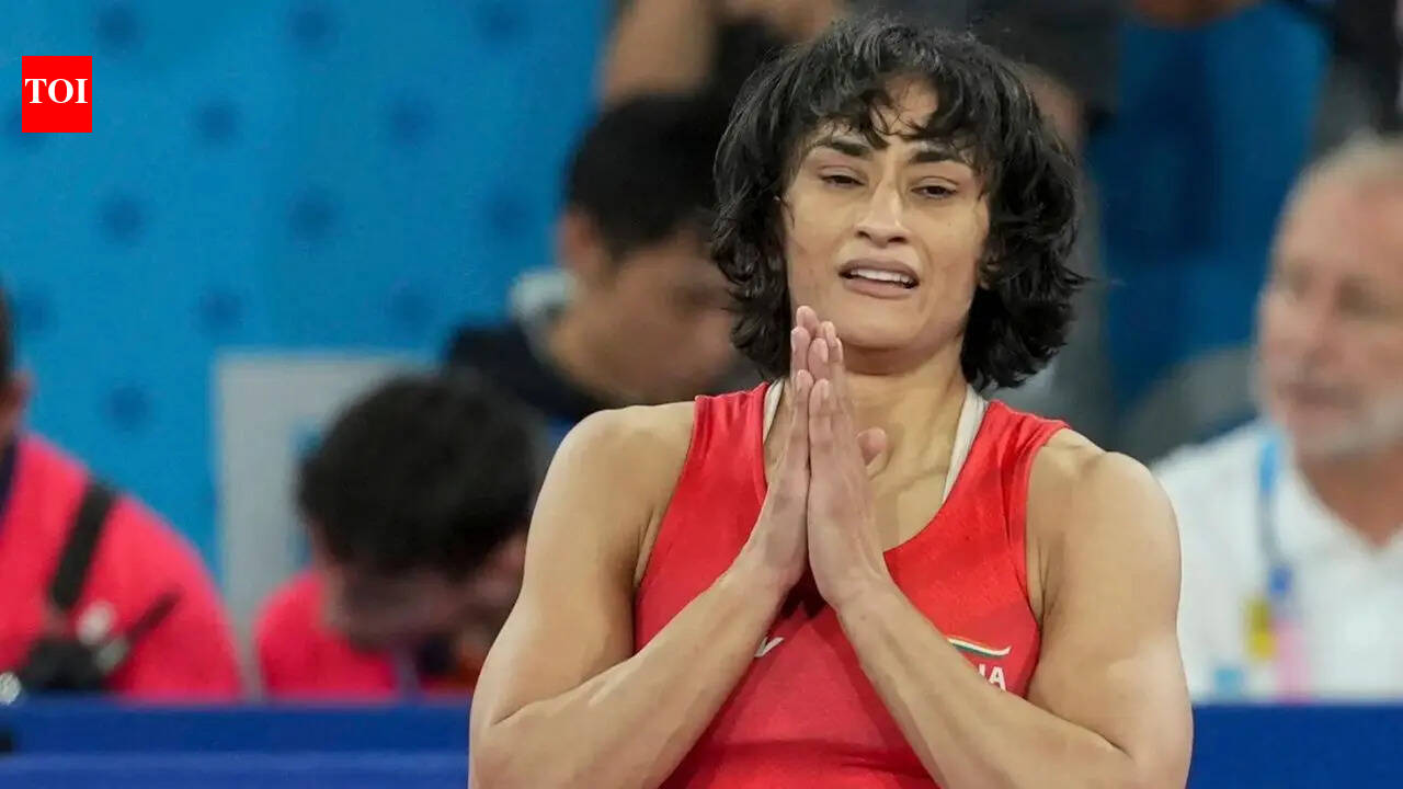 Vinesh Phogat reaches Gonda amid fresh WFI standoff, insists she is eligible to compete | More sports News