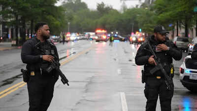 White House shooting scare latest updates: US secret service shoots person near scene, bystander too shot at