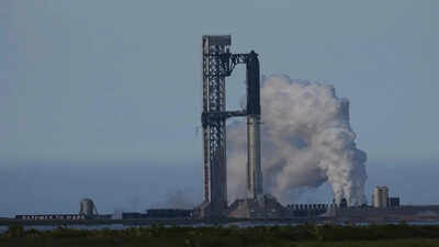 SpaceX's Starship flight hits most targets in pre-IPO test