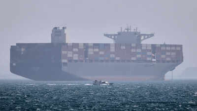 What will it take to free 1,600 stranded ships from Hormuz deep waters?