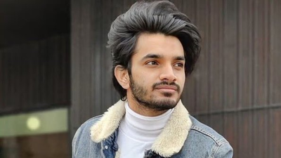 Indian-origin biotech engineer admits exposing himself on Emirates flight to UK