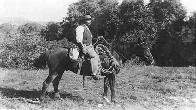 In 1908, a cowboy found giant bones in a New Mexico arroyo and unearthed the Folsom site