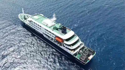 Hantavirus-hit cruise ship to sail to Canary Islands, passengers to undergo medical screening