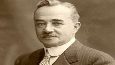In 1893, Milton Hershey’s encounter with a chocolate-making machine at the Chicago World’s Fair established the foundation for his chocolate empire |