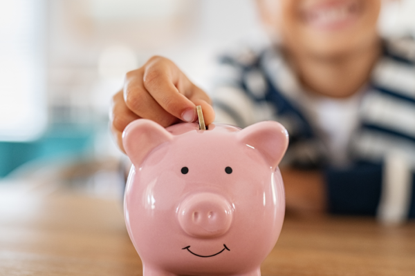 5 money habits parents should start teaching from a young age