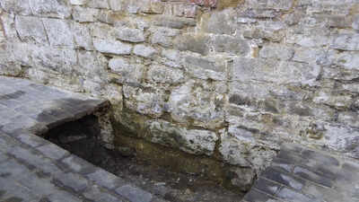The 317 skeletons under Debenhams: A lost Medieval church found in Gloucester