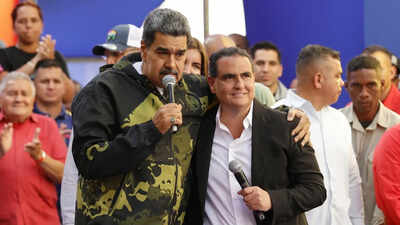 <b>Maduro’s ‘bag man’ sent to US as Venezuela deports Alex Saab in dramatic U-turn</b>