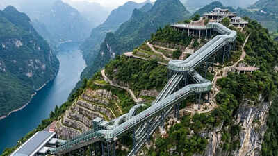 World’s longest escalator: China’s 905-meter ‘sky ladder’ lets you climb 80 floors in 20 minutes
