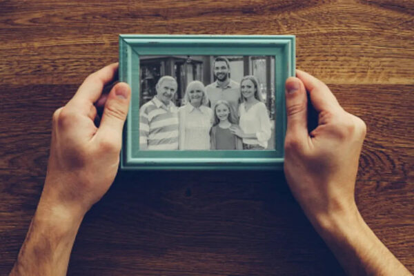 5 Places You Shouldn’t Keep Ancestors’ Pictures at Home