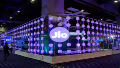 Jio IPO risk factors: From spectrum renewals to AI rules, key challenges flagged in draft papers