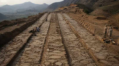 A 2200-year-old Chinese four-lane highway discovered buried in the mountains, revealing a lost Qin dynasty megaproject