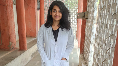 Meet Aakriti Goel: The BITS Pilani graduate who left a ₹30 LPA job, cracked NEET, and became a doctor at 30