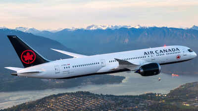 Air Canada flight swerves mid-air after pilot suffers seizure; passengers start 'praying'