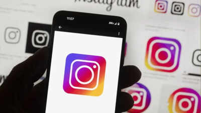UAE users report disruptions across Facebook and Instagram as Meta hit by global outage