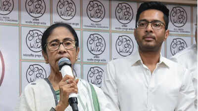 Mamata & Abhishek Banerjee in Delhi, TMC mutiny spreads to Parliament