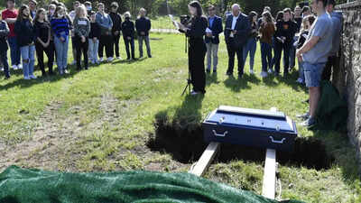 More than bones: German students buried their classroom skeleton after discovering it was a real person, likely from India