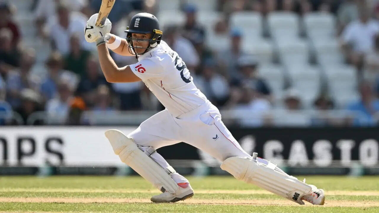 England 237/5 in 52.2 Overs
