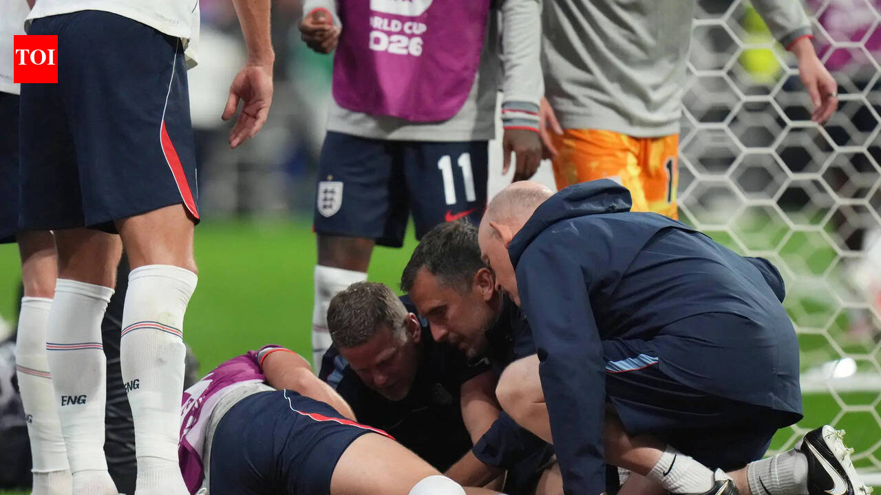 FIFA World Cup: Freak celebration injury! England's Jordan Henderson rushed to hospital after Mexico thriller - Watch | Football News