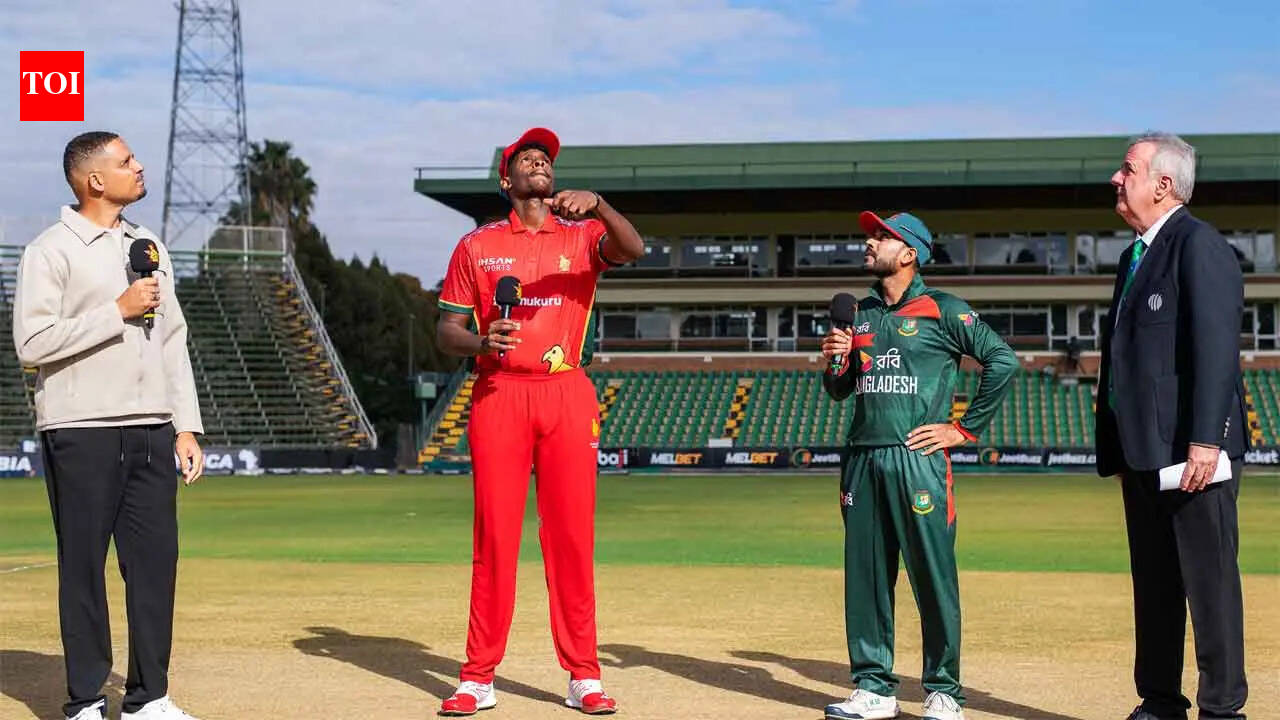 Zimbabwe 74/8 in 21.3 Overs