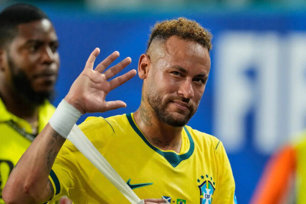 'I want to make request as a father': Neymar's dad pens emotional message after retirement | Football News