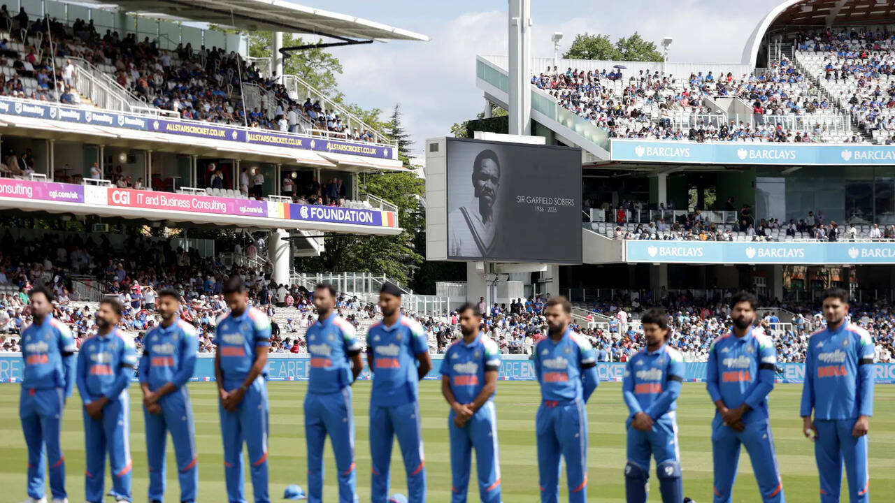 Why are players wearing black armbands during the India vs England Lord's ODI? | Cricket News