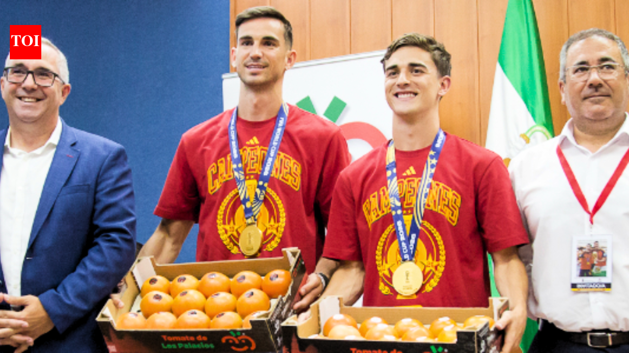 Spain's World Cup triumph ends with players receiving their body weight in tomatoes | Football News