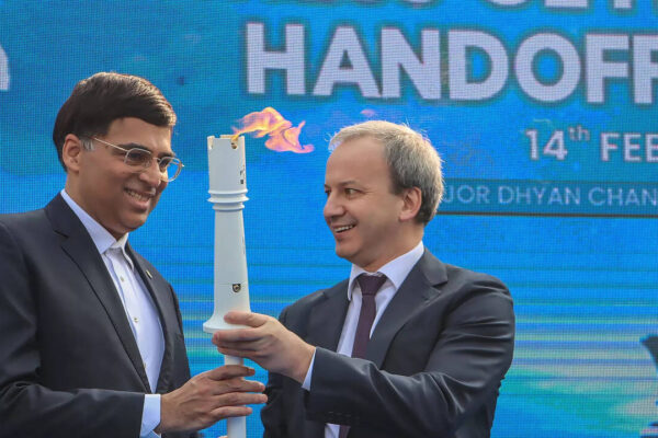 Chess legend Viswanathan Anand steps in as FIDE interim president after EU sanctions sideline Arkady Dvorkovich | Chess News