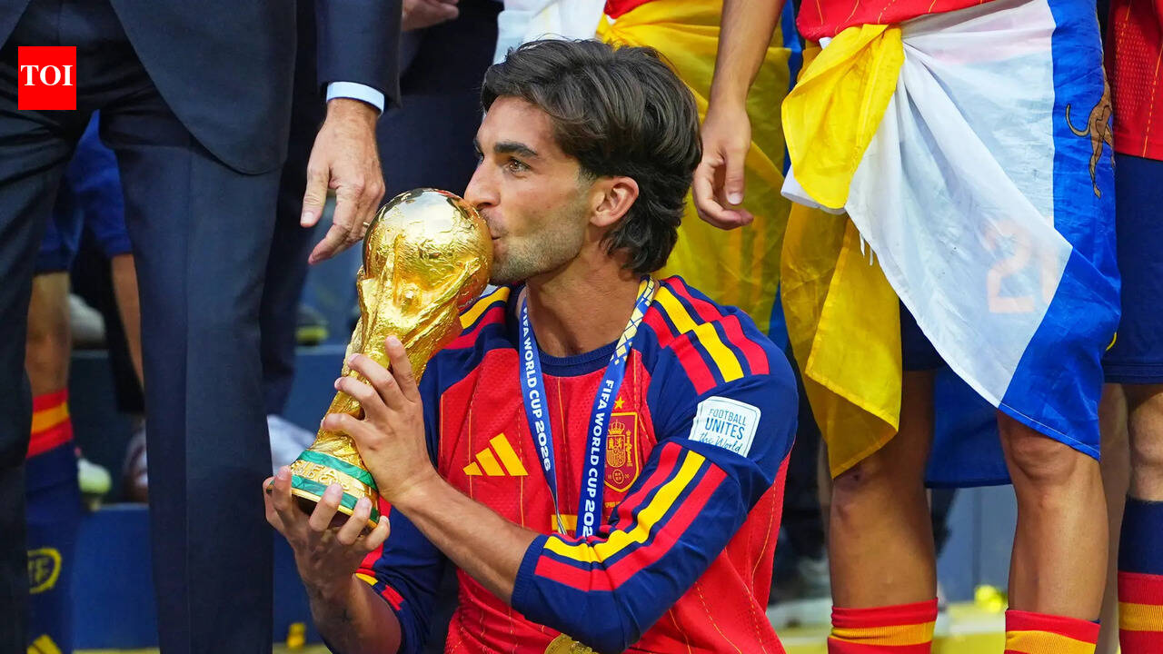 'Weren't you going to shave off all your hair?': Spanish princess embarrasses Ferran Torres over bizarre World Cup promise | Football News