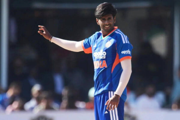 Mayank Yadav equals Bhuvneshwar Kumar's T20I Record with first-ball wicket against Zimbabwe | Cricket News
