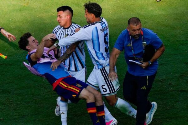 Leandro Paredes faces three assault charges over World Cup final fiasco; FIFA charges Argentina over 'Las Malvinas' banner | Football News