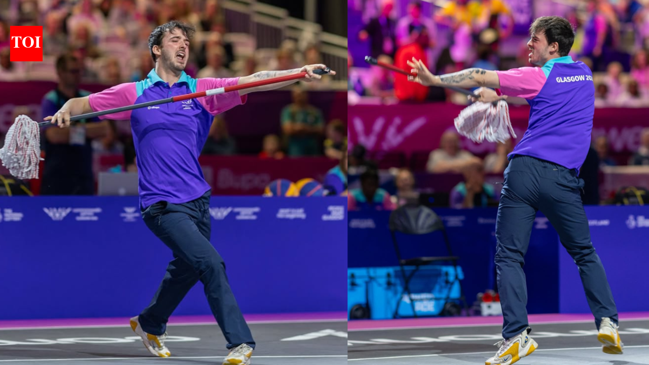 Watch: Viral Commonwealth Games cleaner dubbed 'Mop Man' performs splits and worm while mopping court | Commonwealth Games News