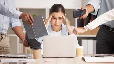 Candidate loses her job after asking details on working hours and offer letter; netizens bash the firm for toxic behaviour