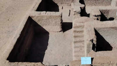 Egypt has uncovered a well-preserved 1,600-year-old Byzantine-era city in Dakhla Oasis: Homes, basilica church, ovens, coins and writing fragments show how people lived in the western desert