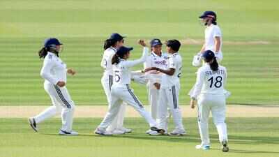 Mandhana, Harmanpreet and Deepti star as India post 285, reduce England to 21/1 on day 1 at Lord's