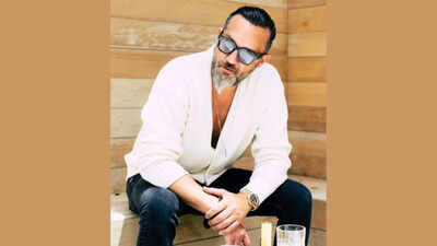 Israeli reality TV star Yakir Levi dies after fall from 28th floor of Miami luxury hotel