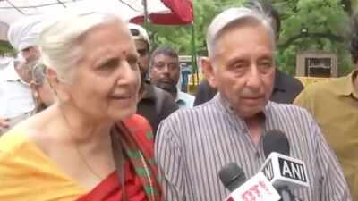 'We were scared of Modi, Shah': Congress leader Aiyar joins Jantar Mantar protest, says students 'fearless'